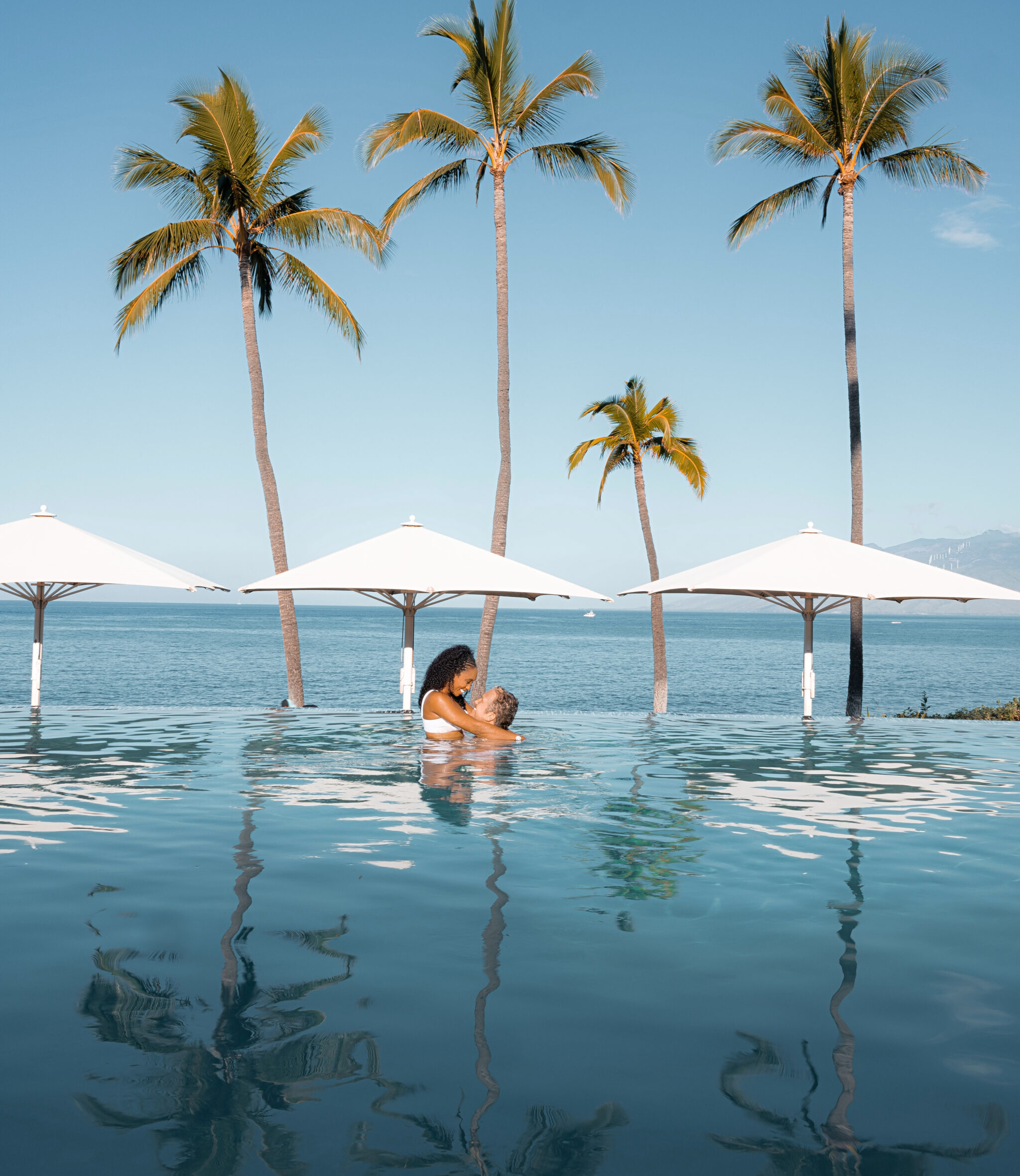 Brett & Zee enjoy one another at Wailea Beach Resort